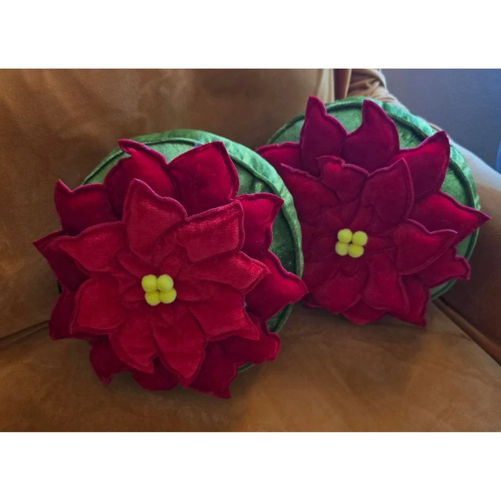 Red Velvet Poinsettia 3D Flower‎ Round Christmas Throw Pillows Set of 2 Green